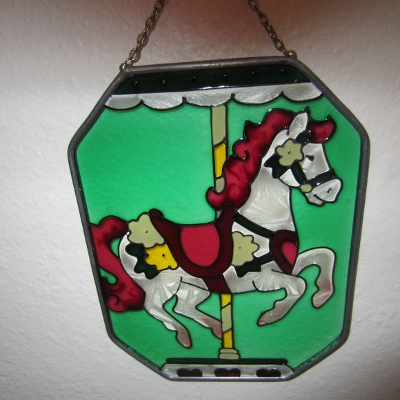 VINTAGE HANGING STAINED GLASS CAROUSEL HORSE SUN CATCHER (C-94 JBD) - Picture 1 of 9